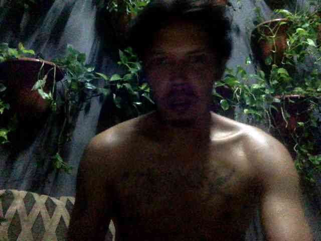 adit88xx Live Webcam on BongaCams