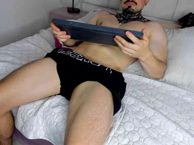 Dallas-Whitee Live Webcam on BongaCams