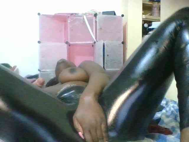 EbonyChocolateAss webcam