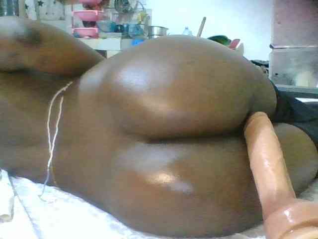 EbonyChocolateAss webcam