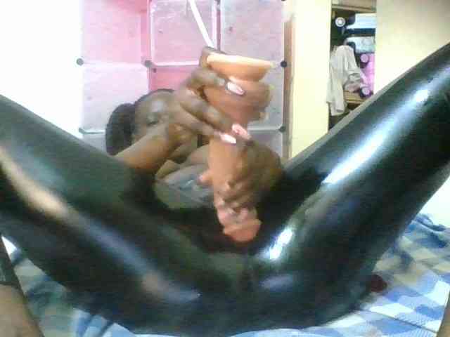 EbonyChocolateAss webcam