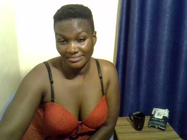 Sexyschatz's BongaCams show and profile