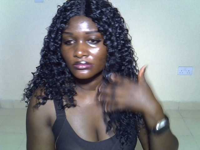 Sexyschatz's BongaCams show and profile