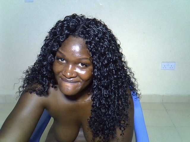 Sexyschatz's BongaCams show and profile