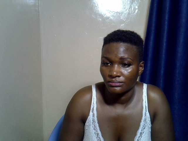 Sexyschatz's BongaCams show and profile