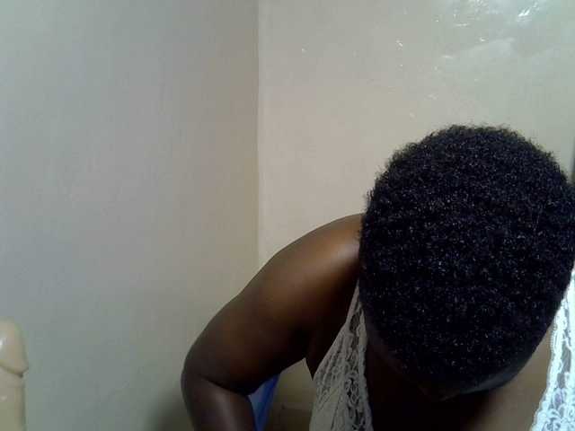 Sexyschatz's BongaCams show and profile