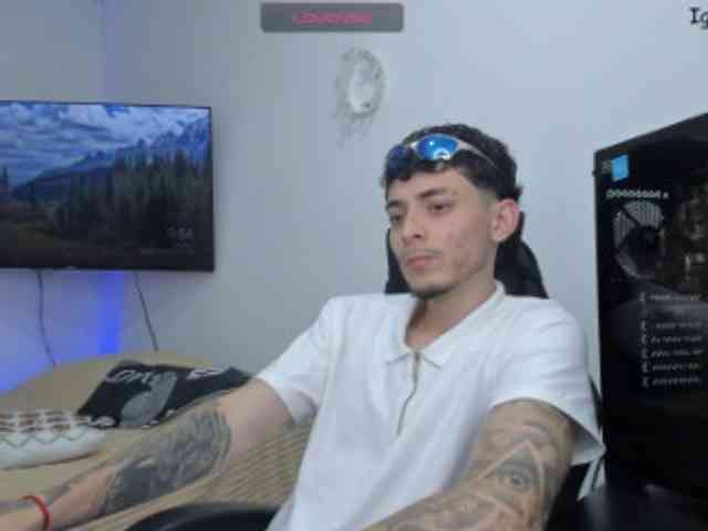 estivenvel Live Webcam on BongaCams