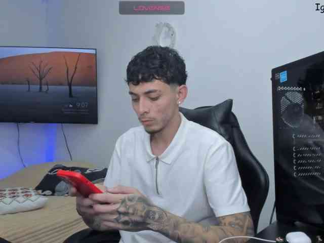 estivenvel Live Webcam on BongaCams