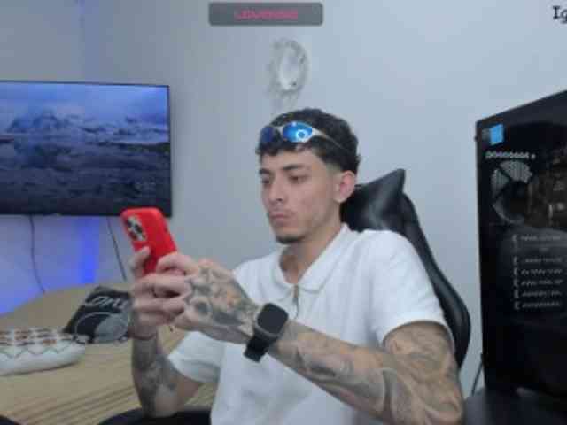 estivenvel Live Webcam on BongaCams