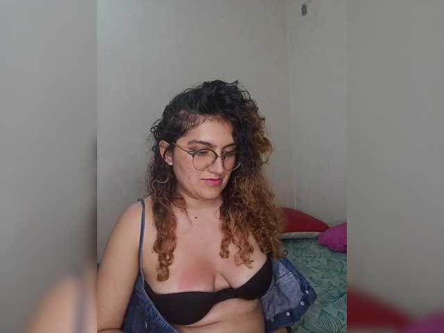 LuanaPowerful's BongaCams show and profile