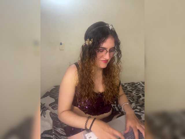 LuanaPowerful's BongaCams show and profile