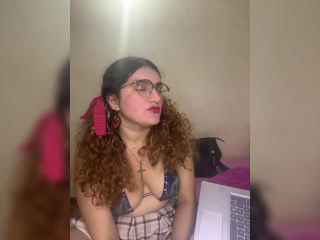 LuanaPowerful's BongaCams show and profile