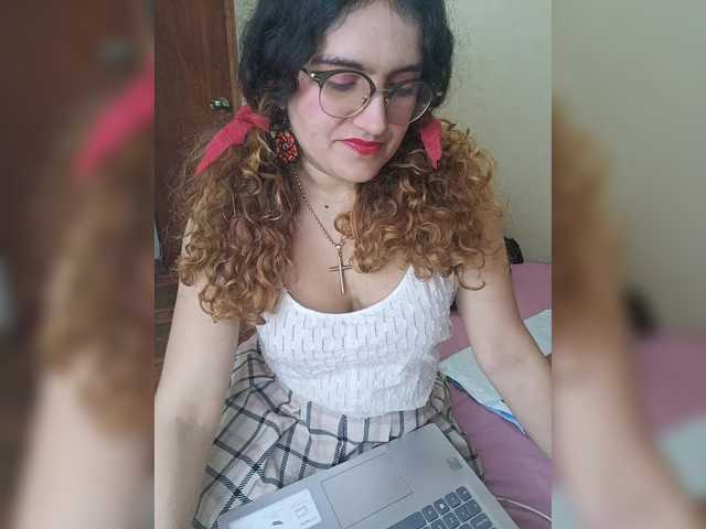 LuanaPowerful's BongaCams show and profile