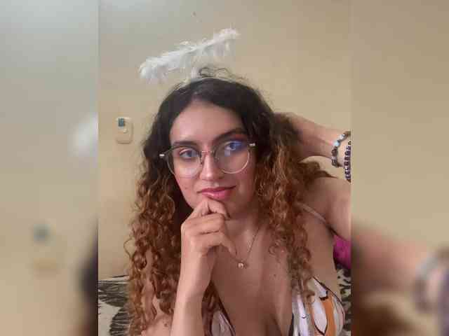 LuanaPowerful webcam