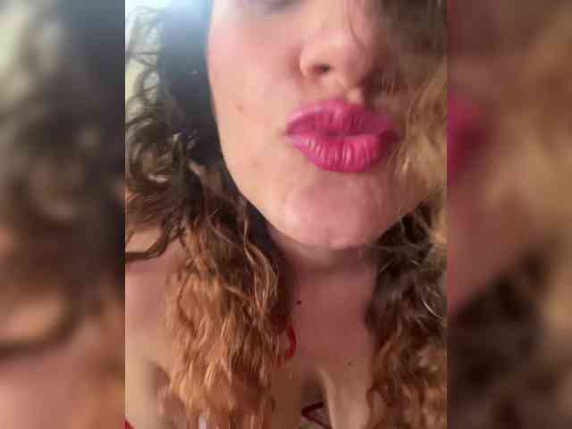 LuanaPowerful webcam