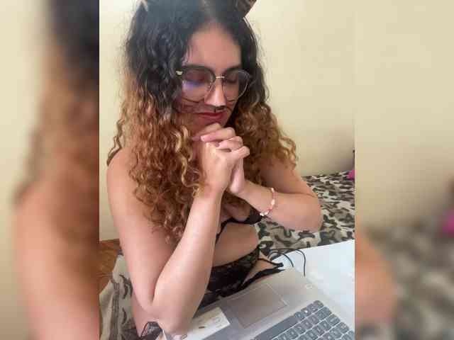 LuanaPowerful webcam