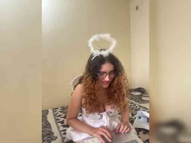 LuanaPowerful webcam