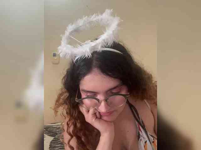 LuanaPowerful webcam