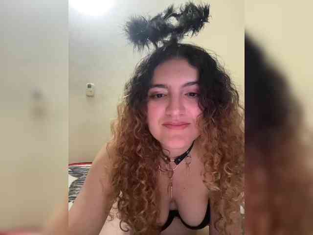 LuanaPowerful webcam