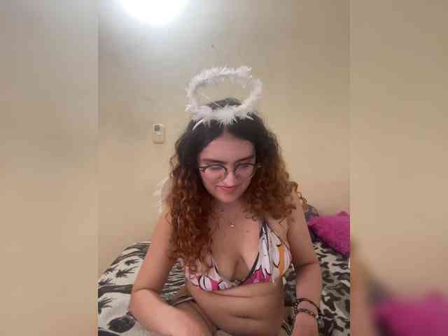 LuanaPowerful webcam