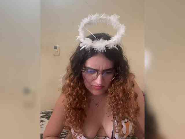 LuanaPowerful webcam