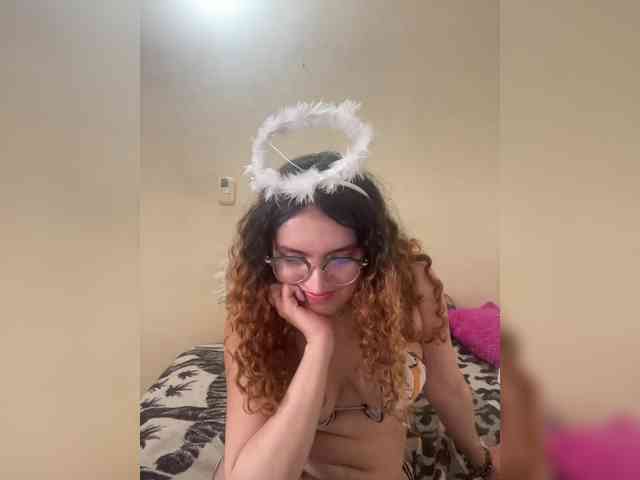 LuanaPowerful webcam