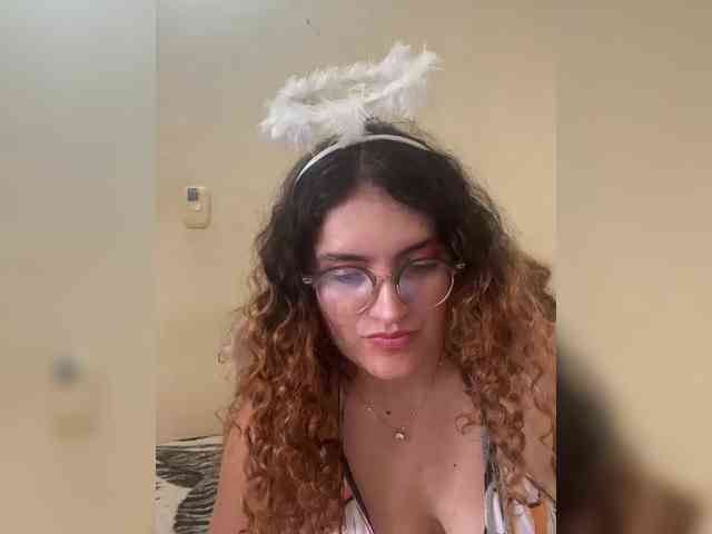 LuanaPowerful webcam