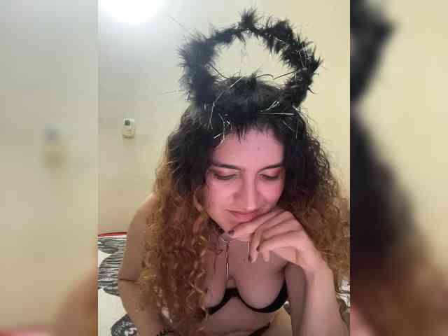 LuanaPowerful LuanaPowerful