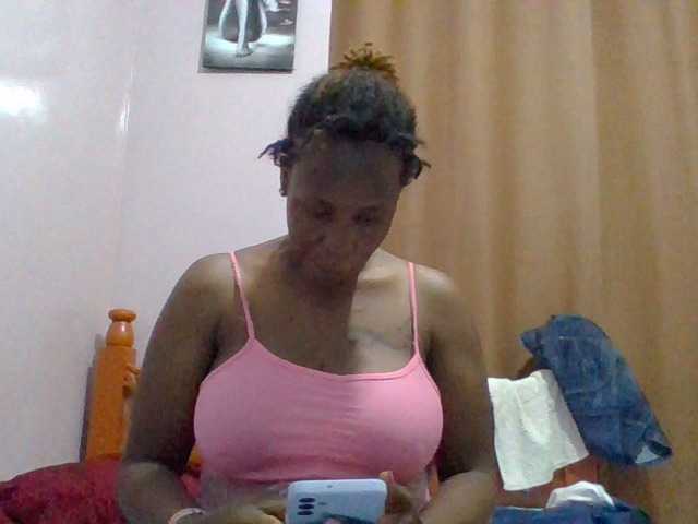 cutelizah's BongaCams show and profile