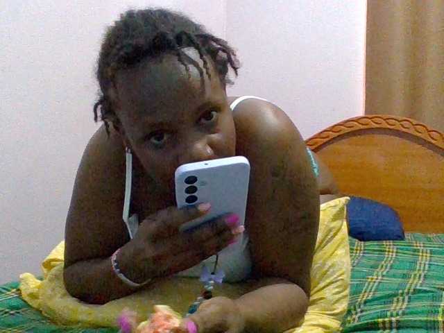 cutelizah's BongaCams show and profile