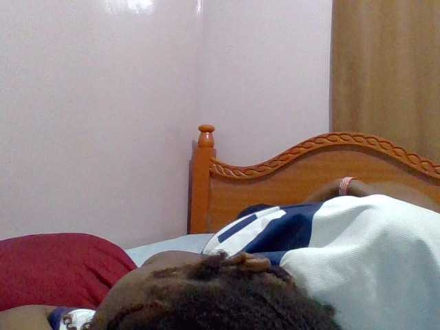 le modèle cutelizah est en webcam porno dans un show sur le site bongacams, il possède les tags suivants: Ebony,Brunette,Trimmed