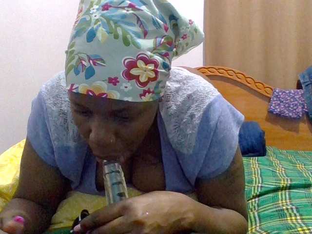 cutelizah's BongaCams show and profile