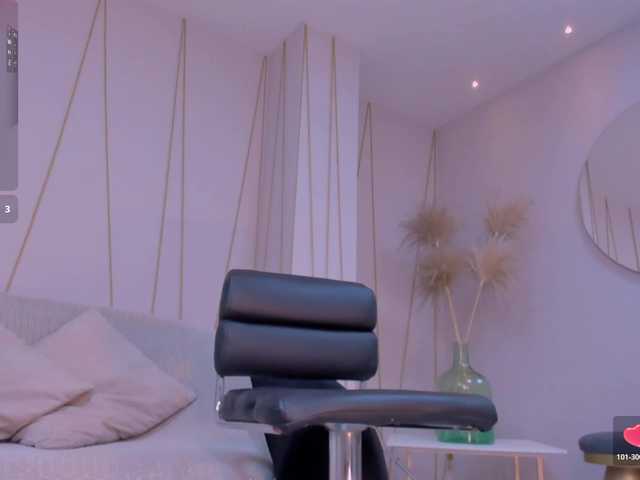 Carolineevans's BongaCams show and profile