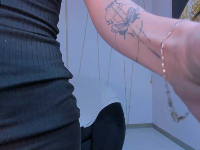 Carolineevans's BongaCams show and profile