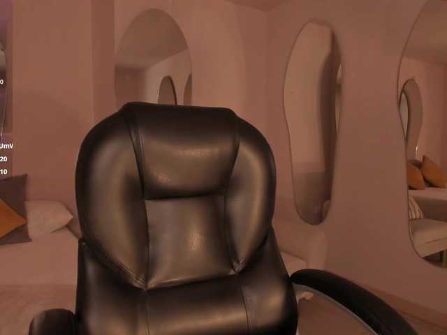 Carolineevans's BongaCams show and profile