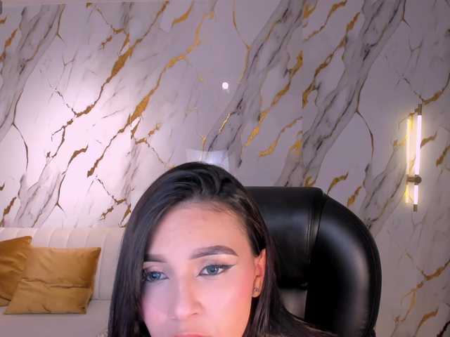 Carolineevans's BongaCams show and profile