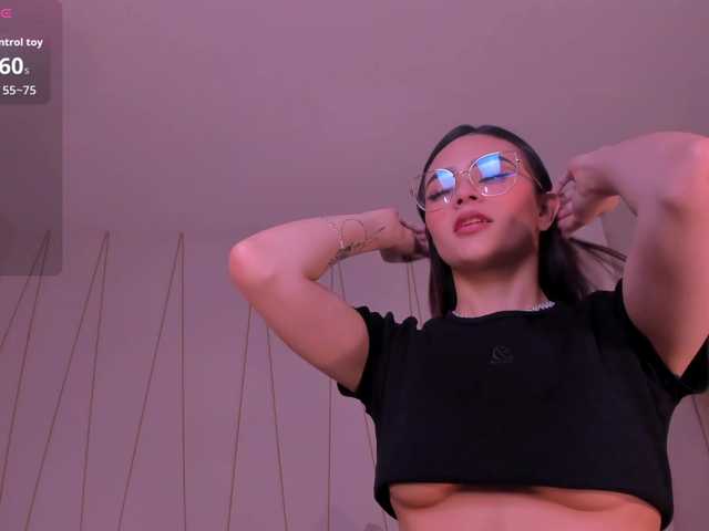 Carolineevans's BongaCams show and profile