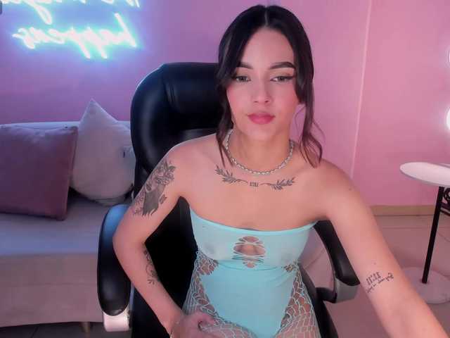 Carolineevans's BongaCams show and profile
