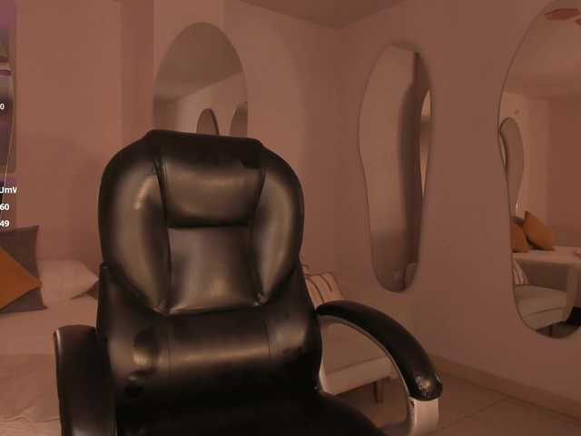 Carolineevans's BongaCams show and profile