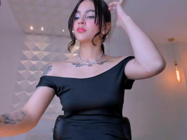 Carolineevans's BongaCams show and profile