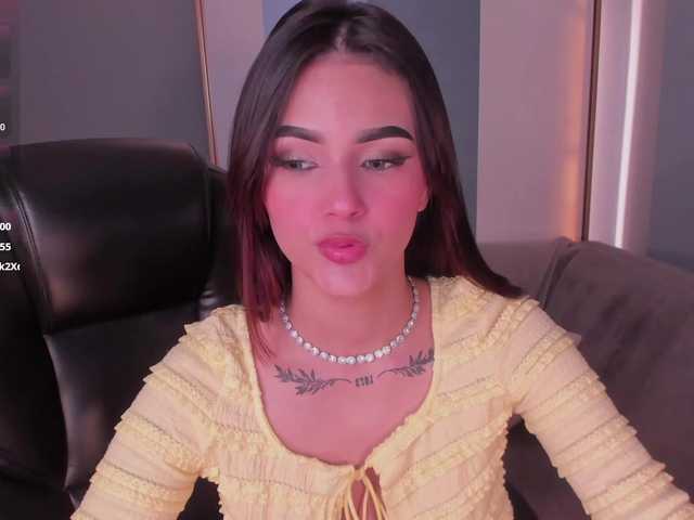 Carolineevans's BongaCams show and profile