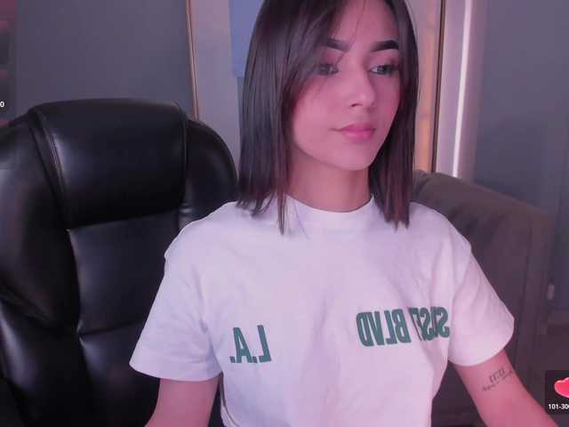 Carolineevans's BongaCams show and profile