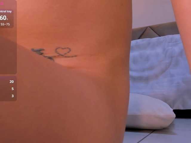 Carolineevans's BongaCams show and profile