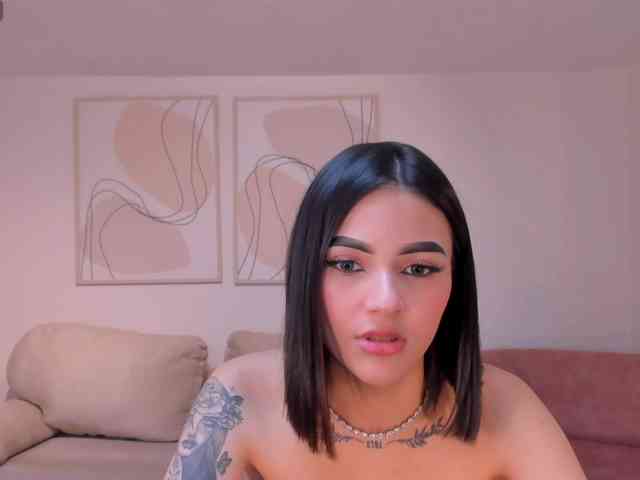 CarolineEvans webcam