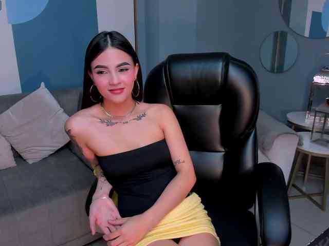 CarolineEvans webcam