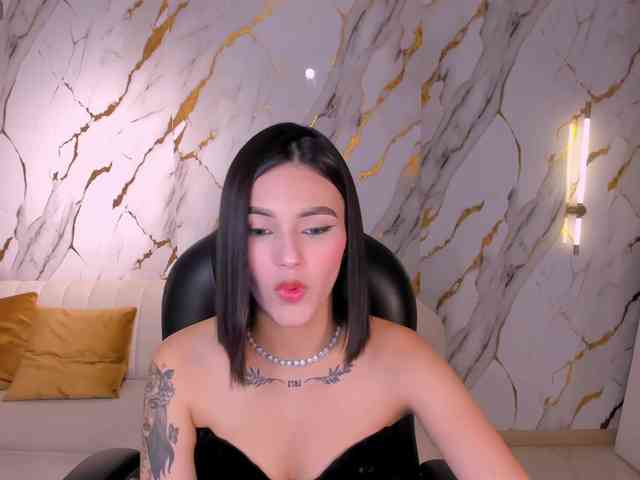 CarolineEvans webcam