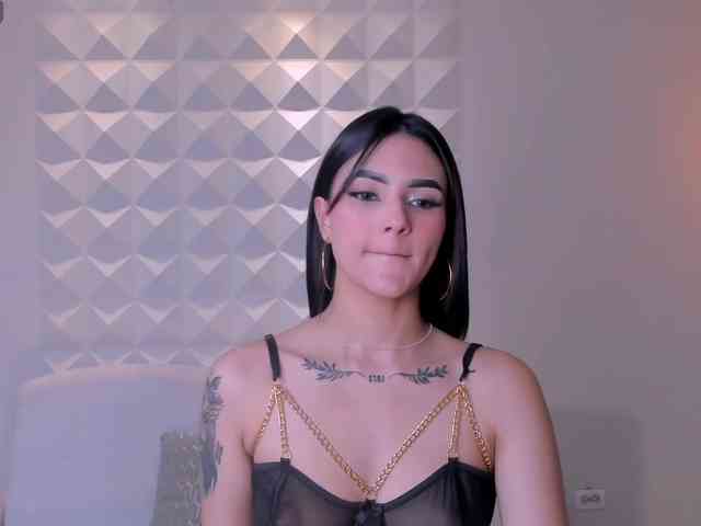 CarolineEvans webcam