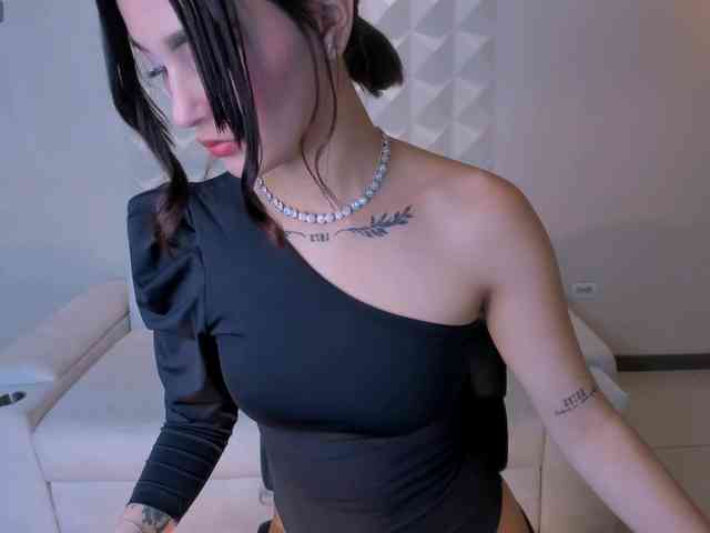 CarolineEvans webcam