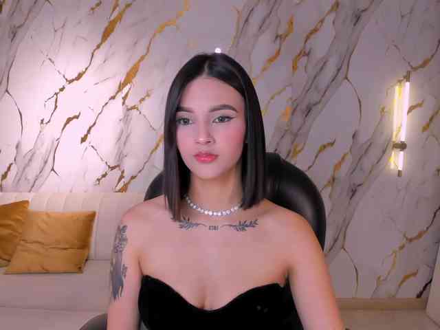 CarolineEvans webcam