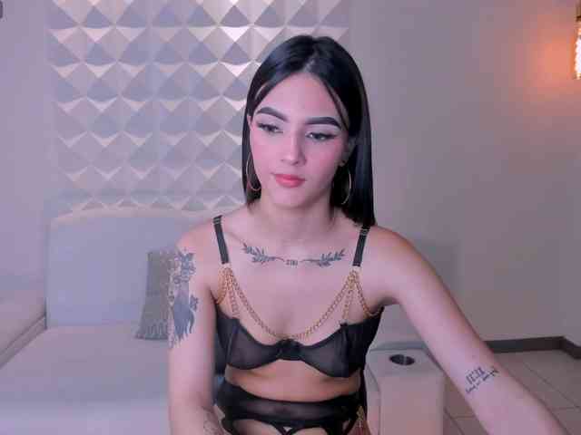 CarolineEvans webcam